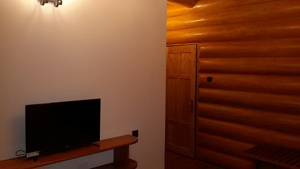Pensiunea Izbucul Tauz Ghetari Esterno foto