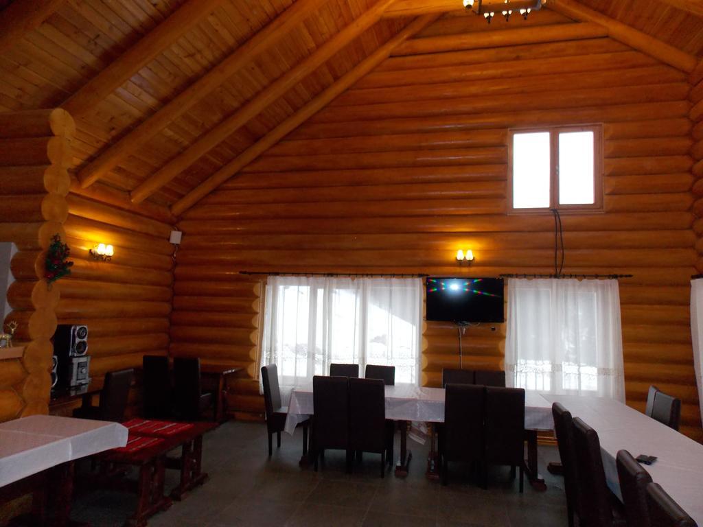 Pensiunea Izbucul Tauz Ghetari Esterno foto