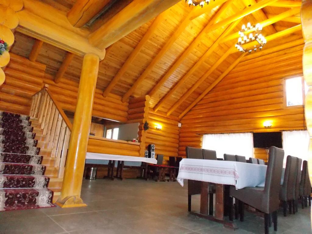 Pensiunea Izbucul Tauz Ghetari Esterno foto